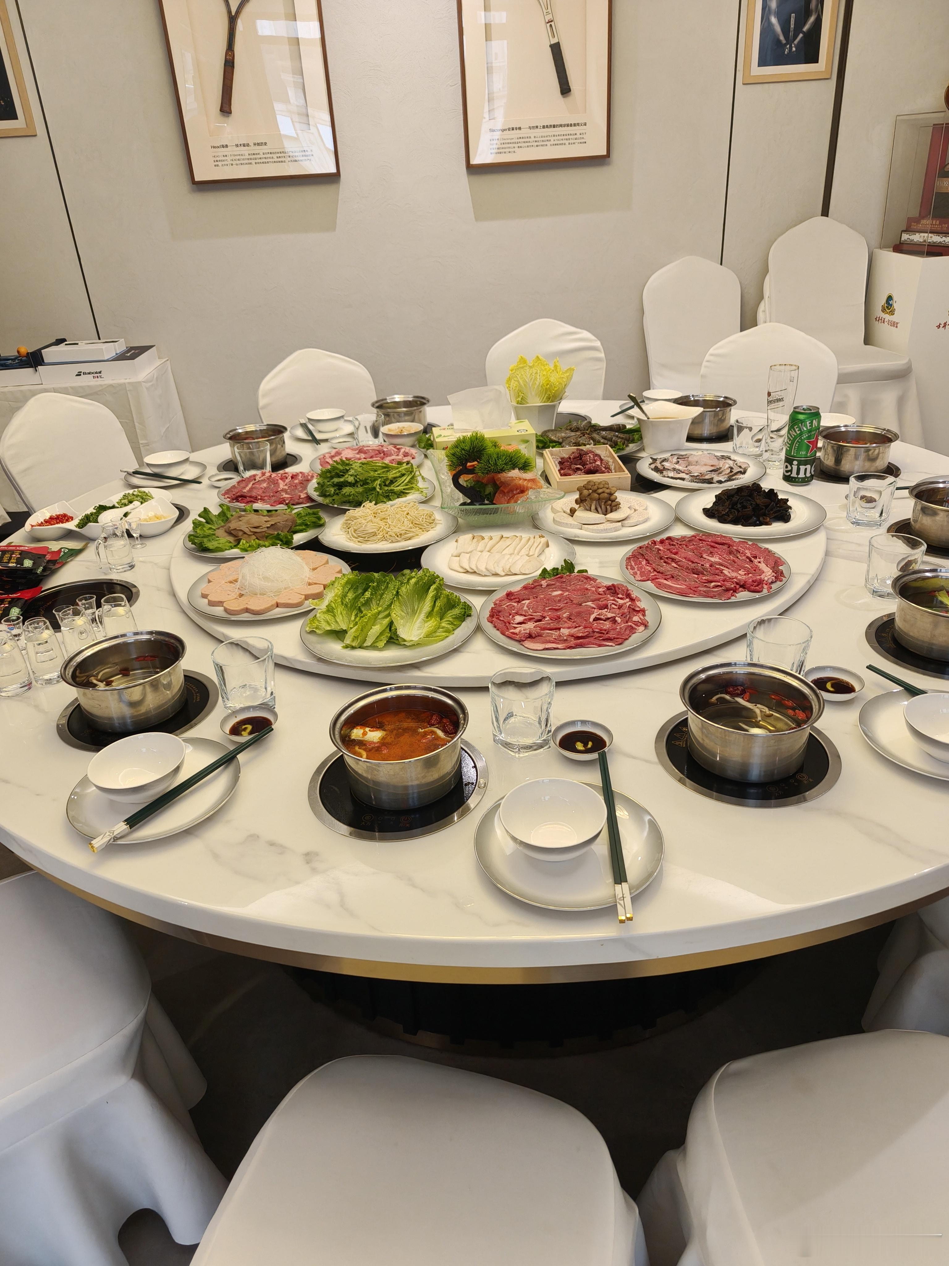 结束今日业之峰一练。练后举办群内庆功宴，最近两礼拜“周三业之峰训练群”又拿了若干