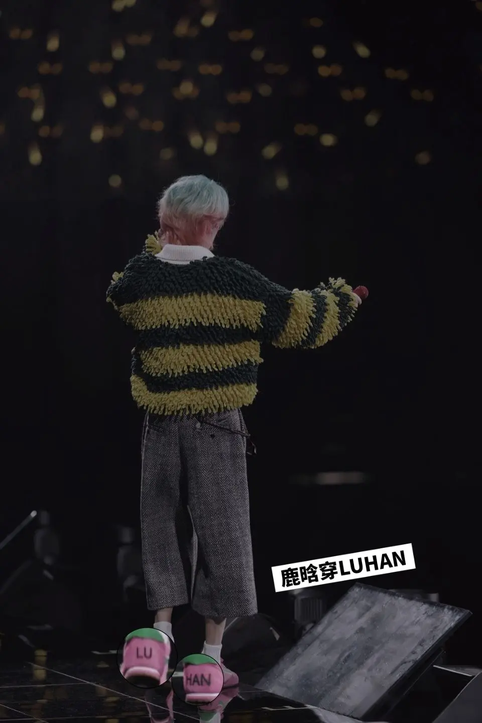 连鞋子都是LUHAN哎~