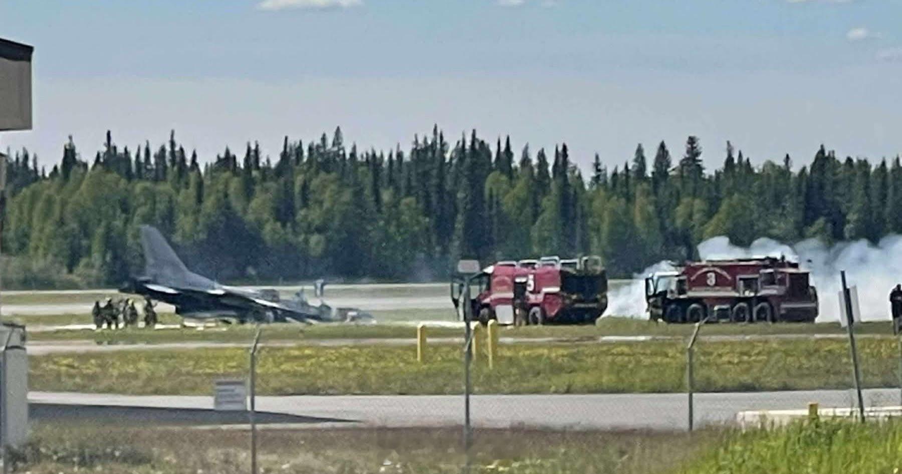 阿拉斯加州埃尔森空军基地发生一起F-16战机事故。该机是韩国空军参加军演的，起飞