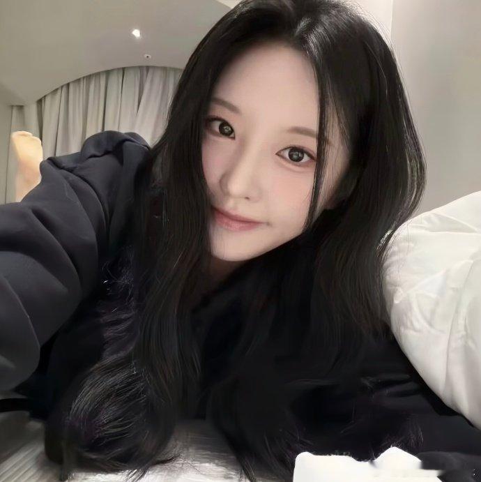 Rookie回复新女友insRookie赛前秀恩爱 Rookie 新女友 ins