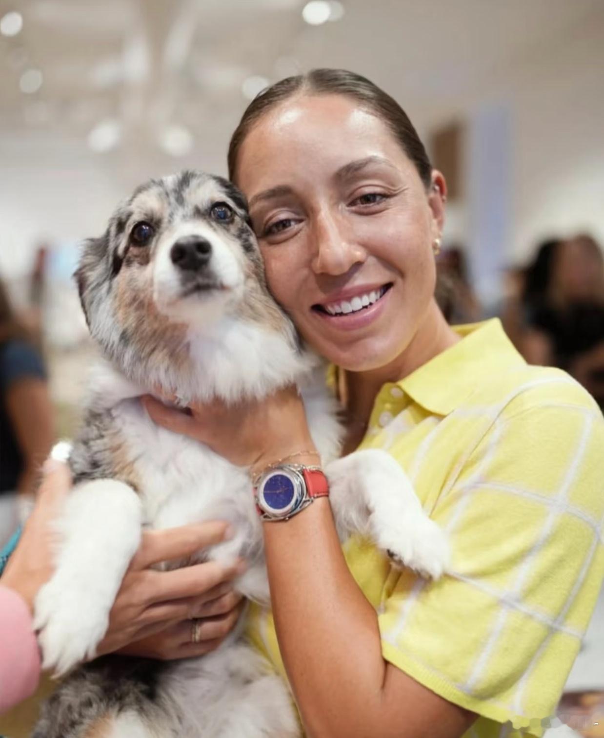 真不如两个3-6输了算了救了3个赛点，没救成第4个。佩古拉打到这个阶段需要一些狠