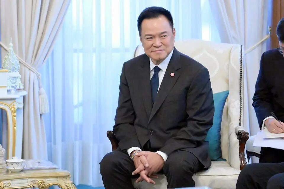 泰国总理阿努廷与柬埔寨首相洪玛奈周四在菲律宾宿务举行罕见会晤，同意推进降温和建立