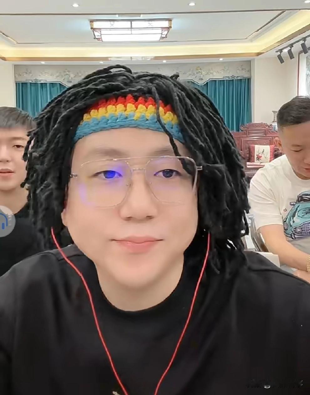 王小源解释调侃老狗事件！

           今晚王小源直播回应埋汰老狗事件