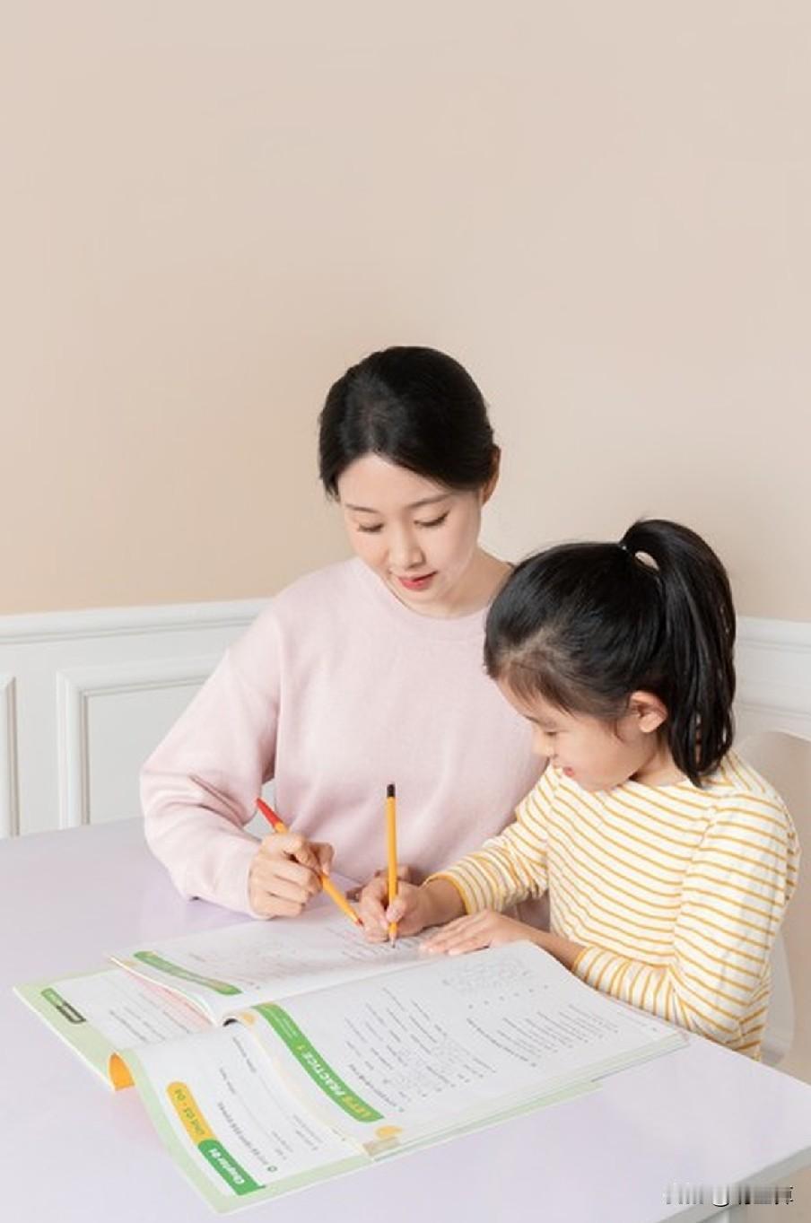 42岁私立幼师，半生坚守岗位，缘由简单至极
我今年42岁，自扎根私立幼儿园后，一