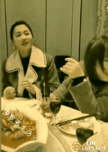 真的天才呀，这二位喝酒喝出了最高境界，把洒后的状态发挥的淋漓尽致，这可能就是酒与