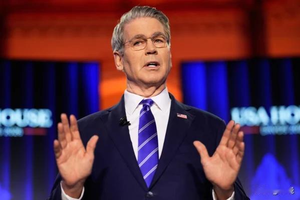 美国财政部长斯科特·贝森特2月4日在众议院金融服务委员会作证时，与众议院民主党人