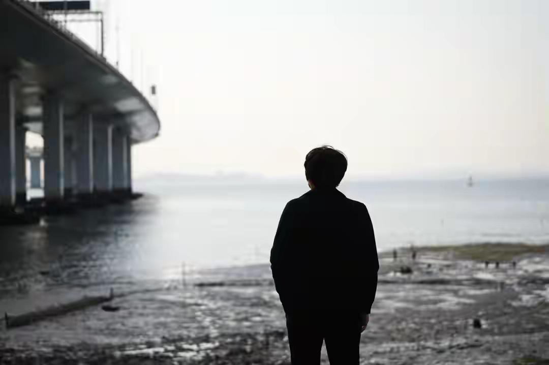 讨不回的荣誉：农妇台风中救人功劳被冒领26年，被救者多次集体作证，当事人发声
