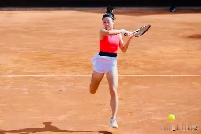 中国金花马烨欣法网一日游，女单资格赛第一轮，她以1-6、1-6不敌排名第162位