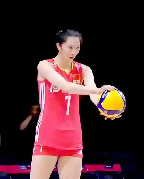 中国女排主心骨，可以说是吴梦洁。
如果没有一个进攻核心，如果没有一个强攻点和得分