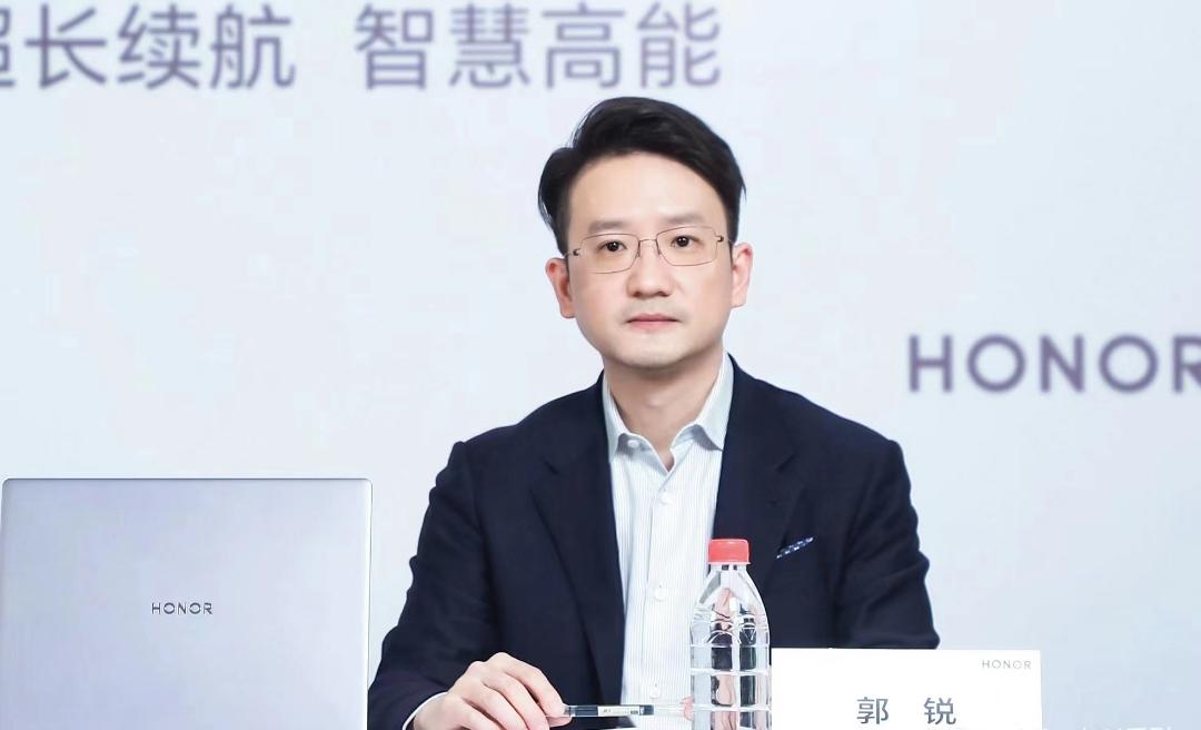 前荣耀品牌营销总裁郭锐加盟智界汽车出任CEO？
这个信息貌似不太准确。
早前还说