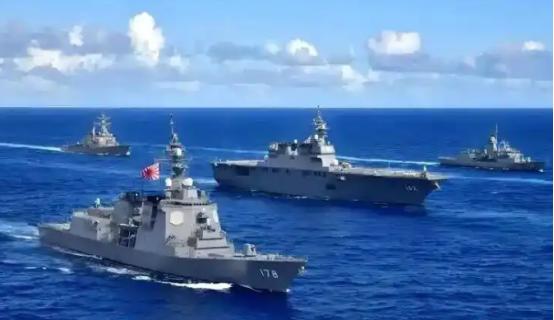 近期，美、日等七国在南海举行“肩并肩-2026”联合军演，声势浩大却暗藏挑衅。此