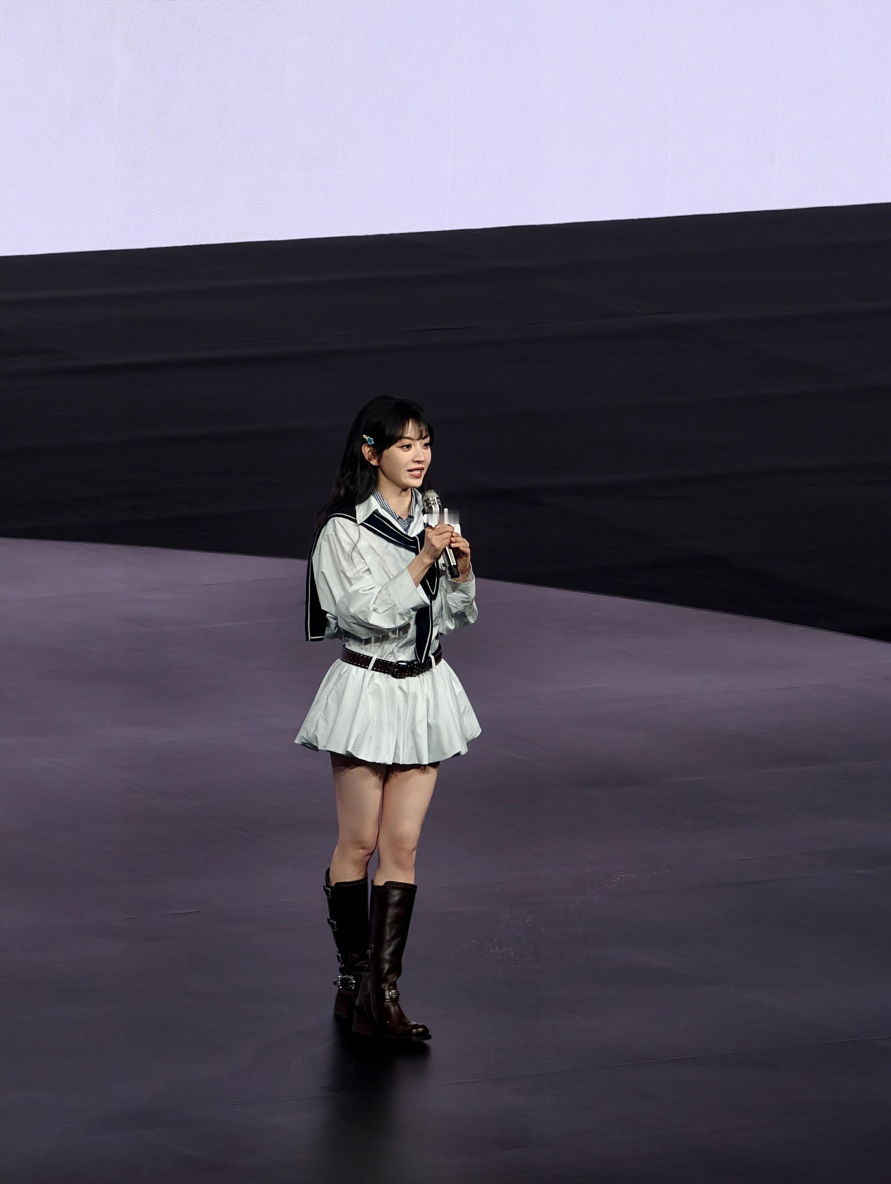 再来一组田曦薇生图小田笑起来咋这么甜啊vivo S50 太会选代言人了 