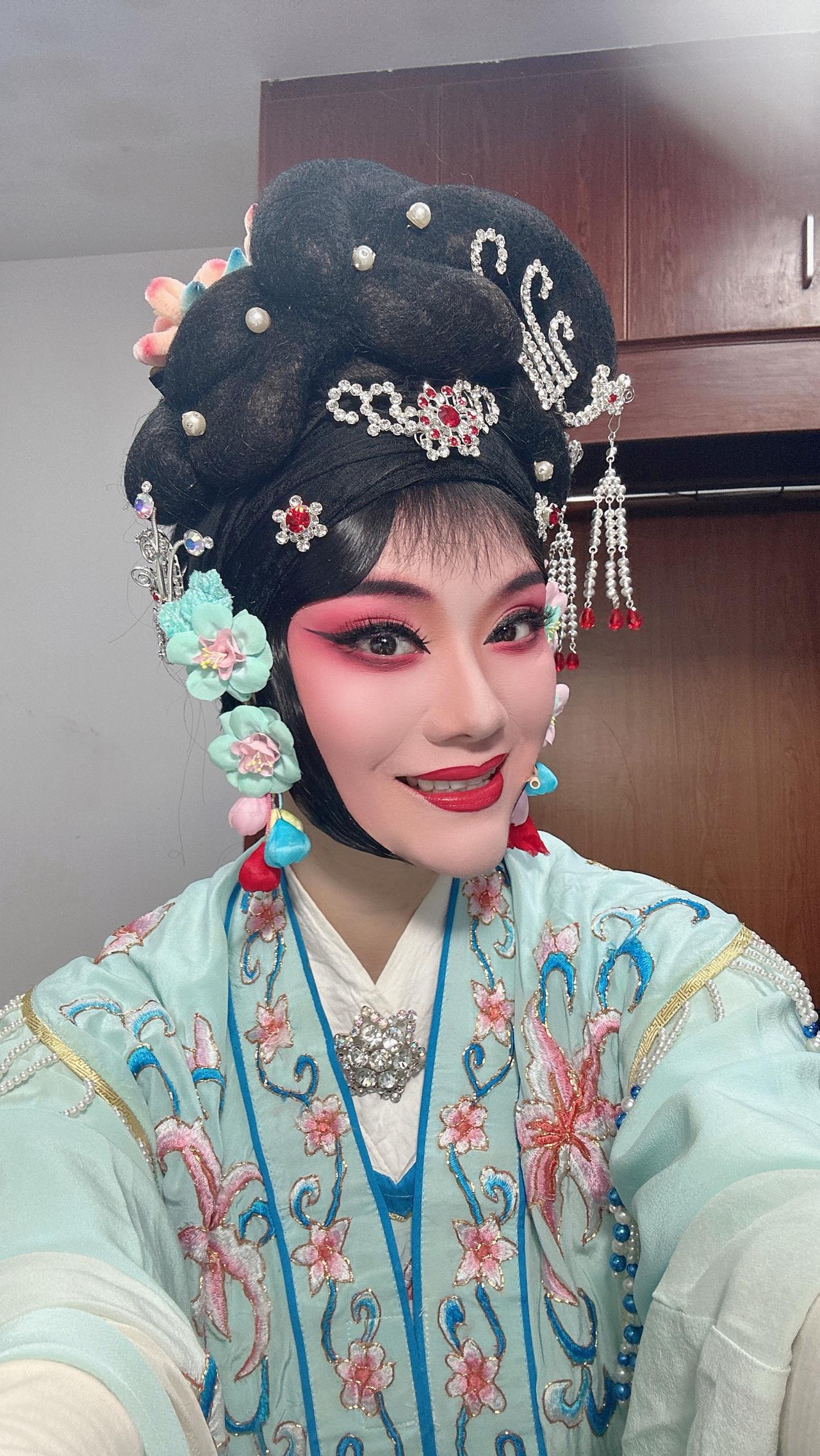 义乌市婺剧团越洲剧场婺剧花旦梅林
