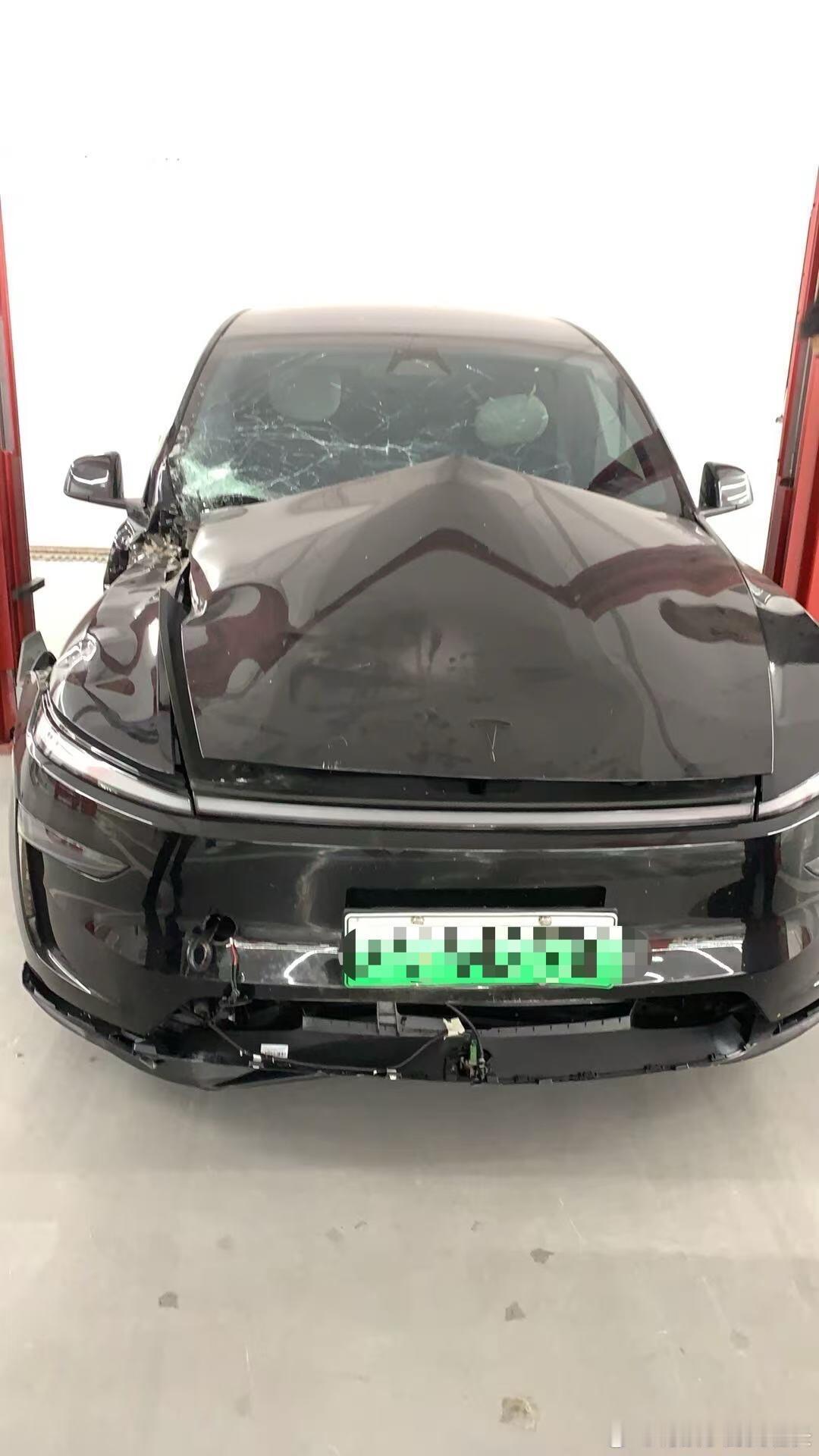 这该不会是全网第一台战损model yl 吧 ​​​