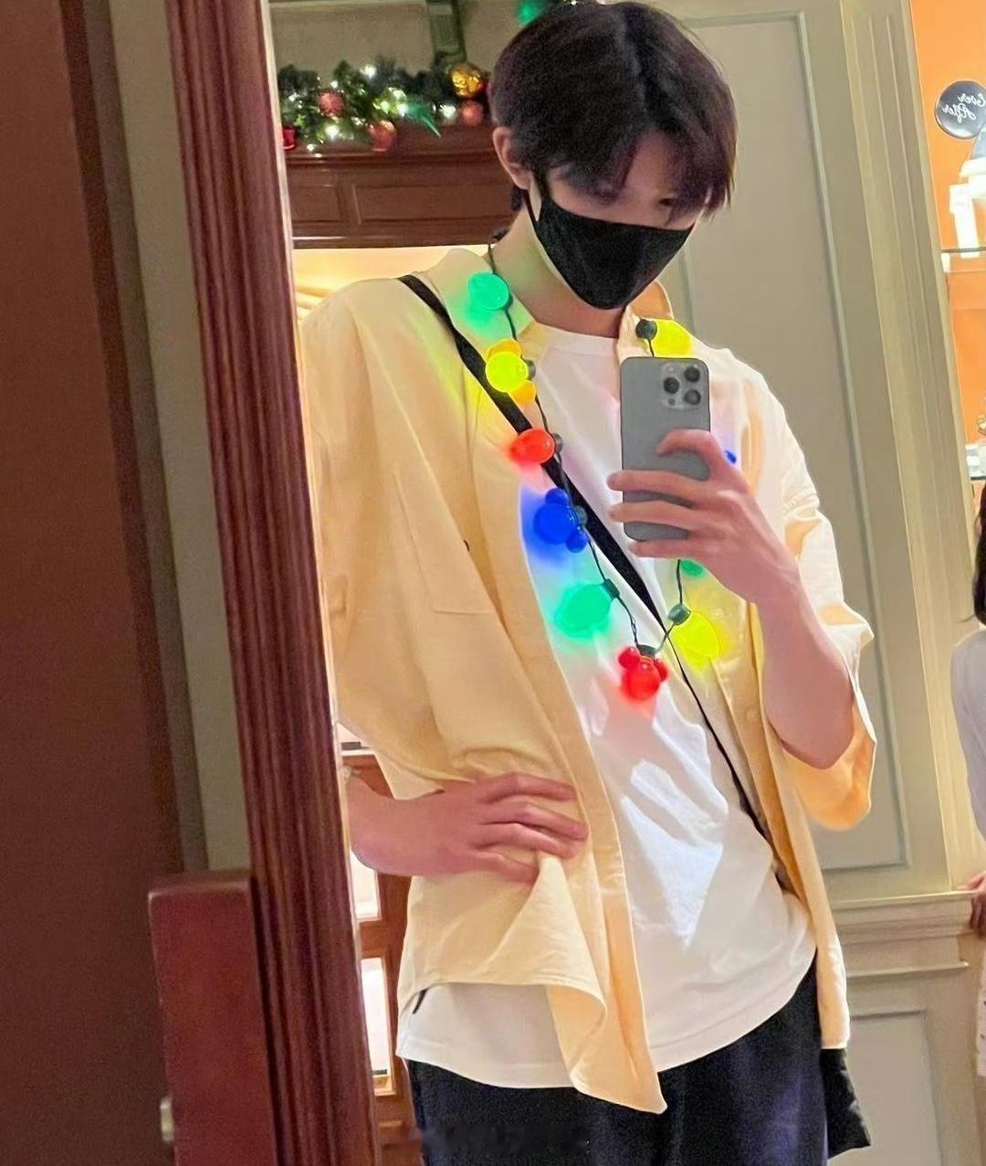#袁咏仪为18岁魔童庆生##袁咏仪儿子18岁了#魔童都成年了，好快！ ​​​