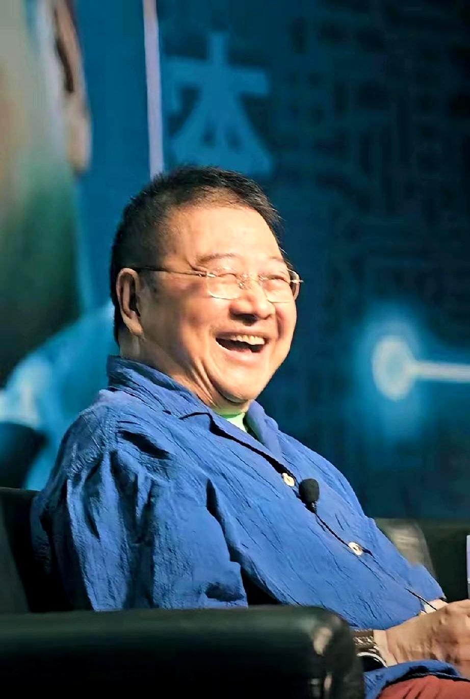 这话一听挺扎心：人到晚年，好像房子、存款、老伴都不顶用了，真正能靠的只剩身体。