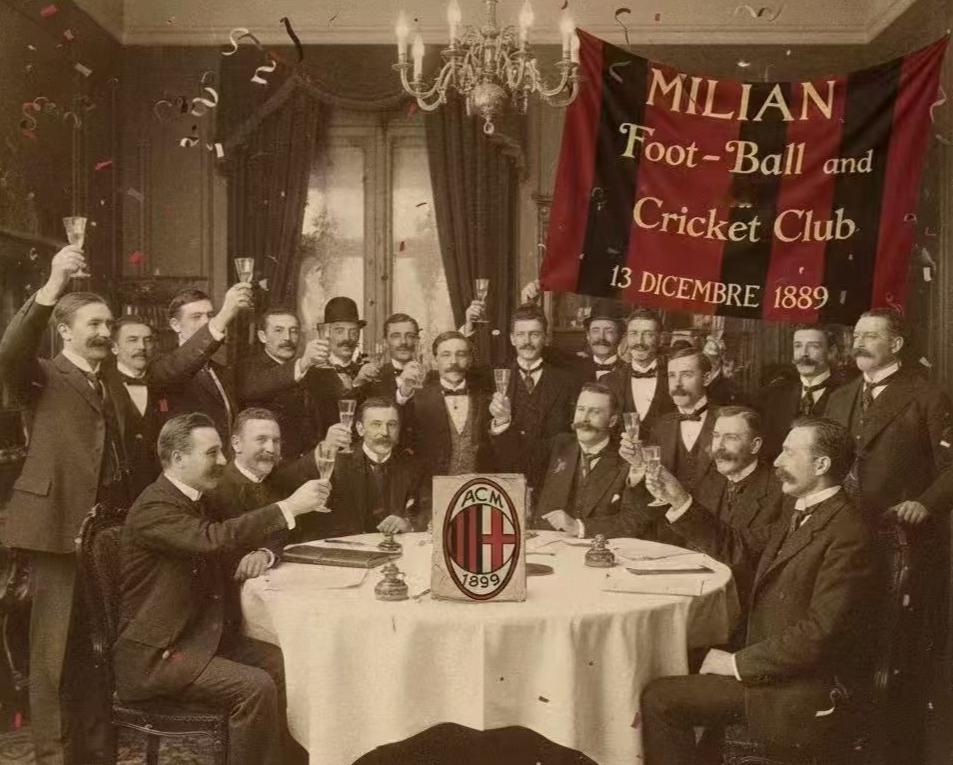 盘点80年代历届米兰队内最佳射手：
80/81，安东内利，15球
81/82，乔