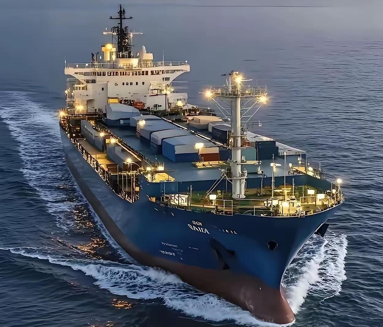 这哪里是“世界警察”，简直就是穿西装的海盗！

12月20日凌晨，美军在加勒比海