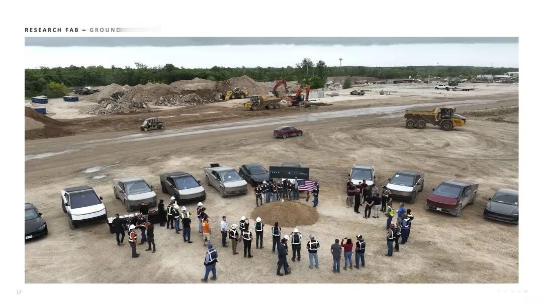 马斯克透露：无监督FSD预计四季度开始推送！还有AI5芯片成功流片、开始为人形机