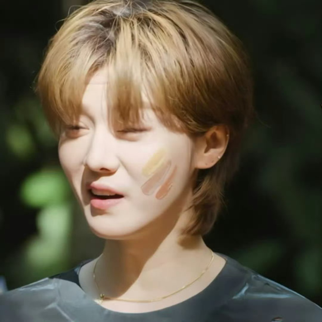 鹿晗五哈飙高音鹿晗怎么长这样了？？？？感觉哪里变了 又感觉哪里没变果然岁月不饶人