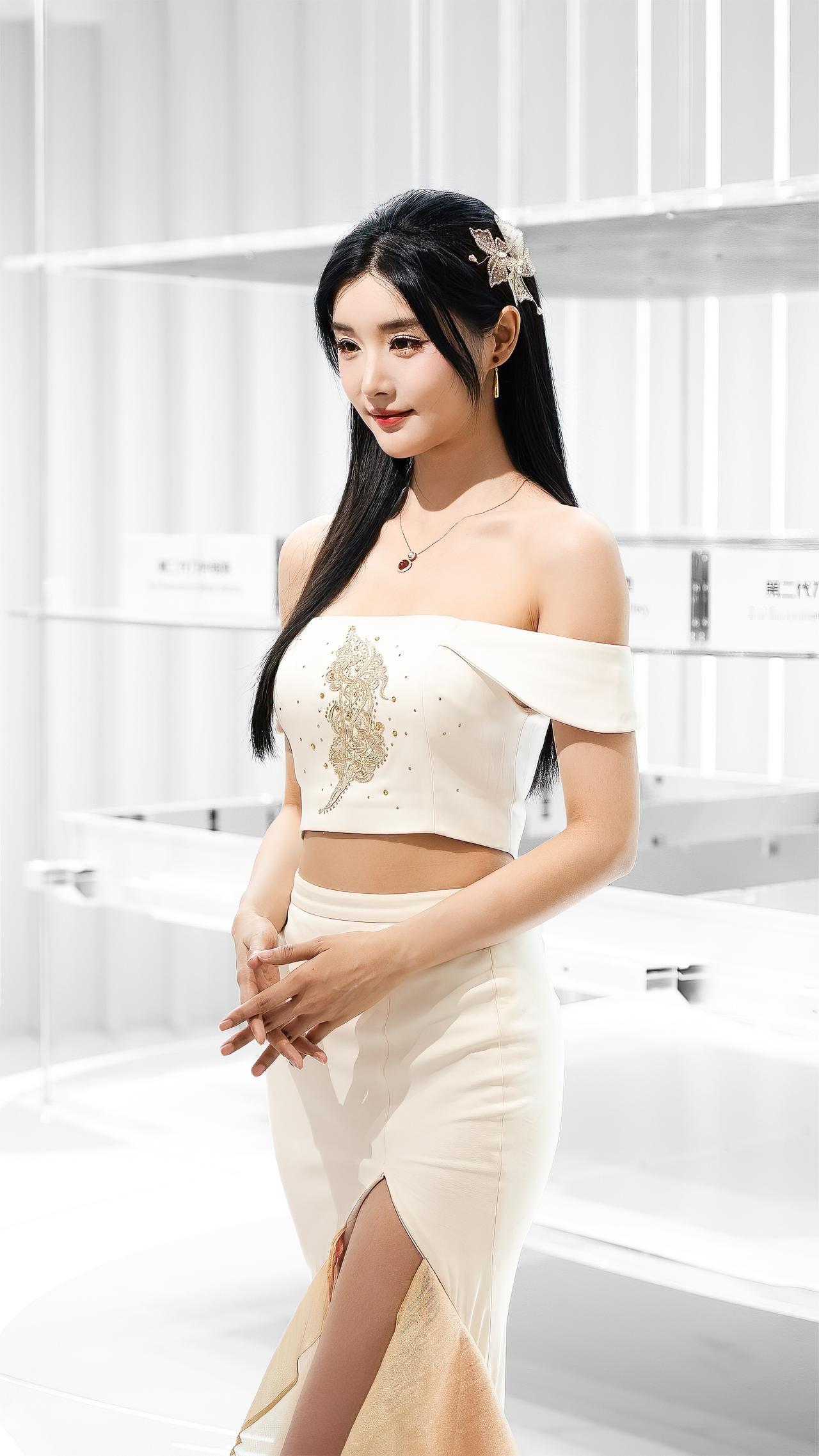 成都车展美女车模 唐蕊好看的小姐姐