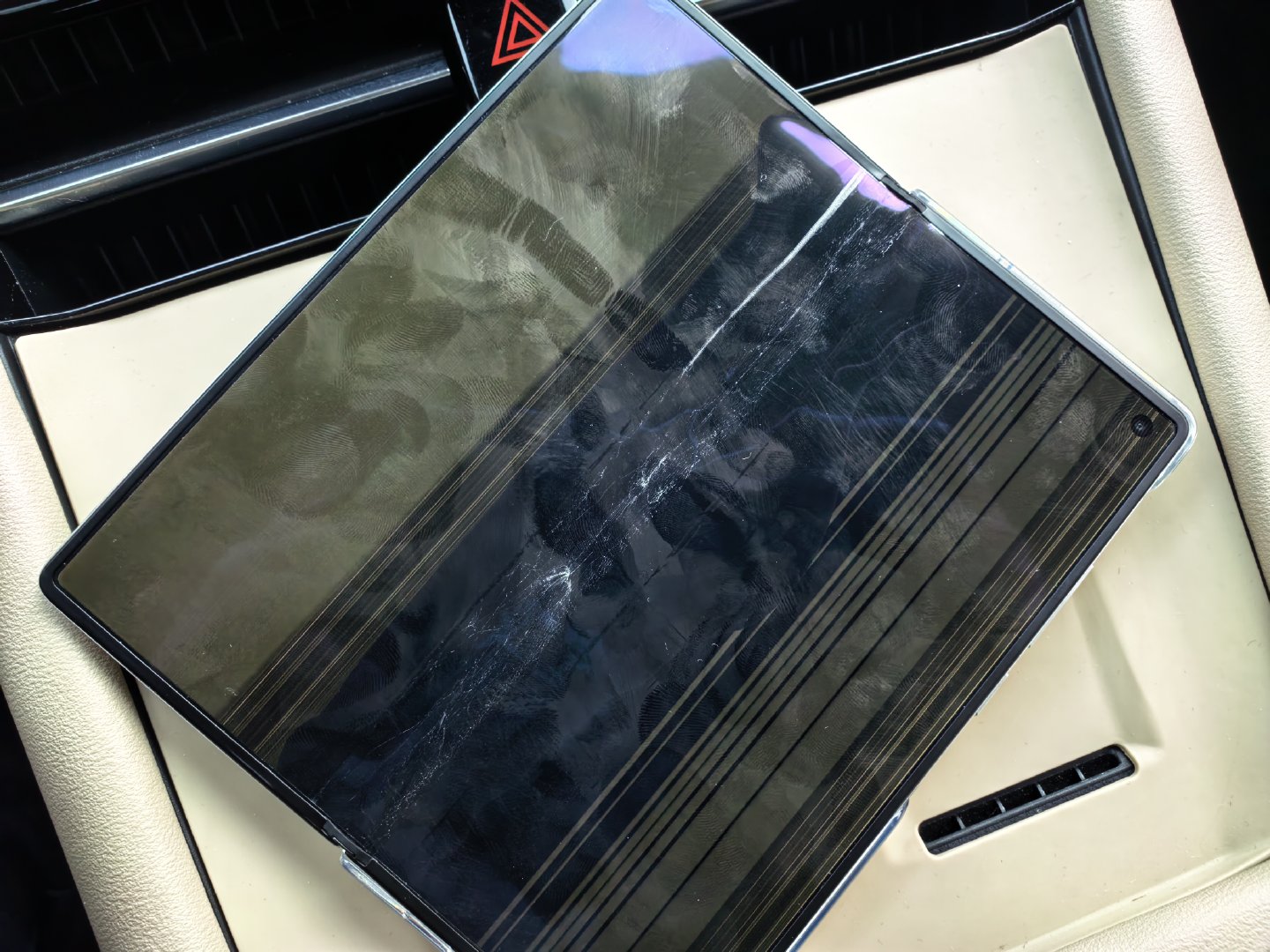 喜提内屏新成就，是不是提示我需要换Mate X7了