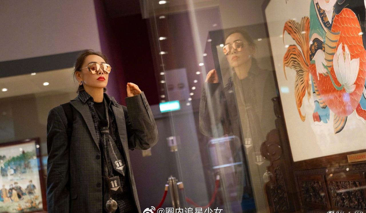网友集体做梦系列！何炅舞蹈新风暴邀约宁静上歌手，一句歌手人脉我有，要去么静，希望