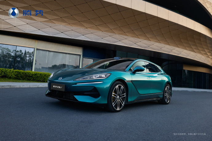 腾势 Z9GT 充电 9 分钟续航超千公里🚗用补能速度重新定义新能源出行效率。