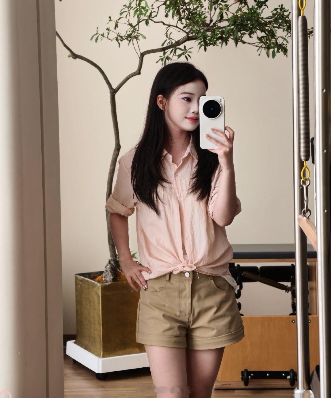 忙里偷闲上一节普拉提课，运动完浑身舒服。 