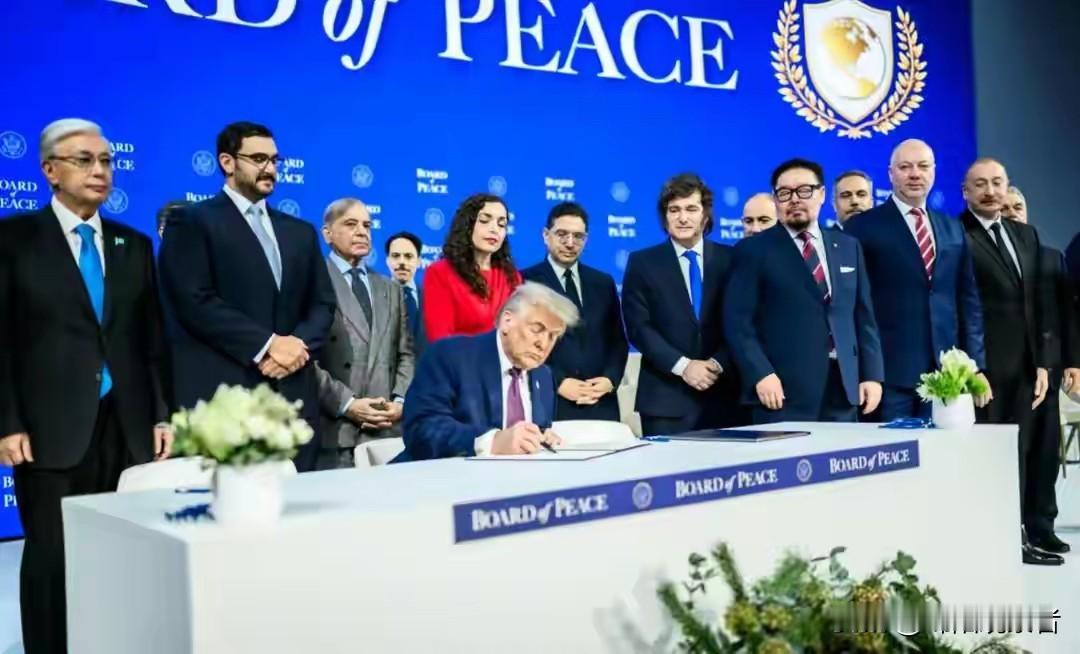 特朗普万万没想到，又有20国加群，还没来得及高兴，中方反手拆台！四常也拒绝俯首称