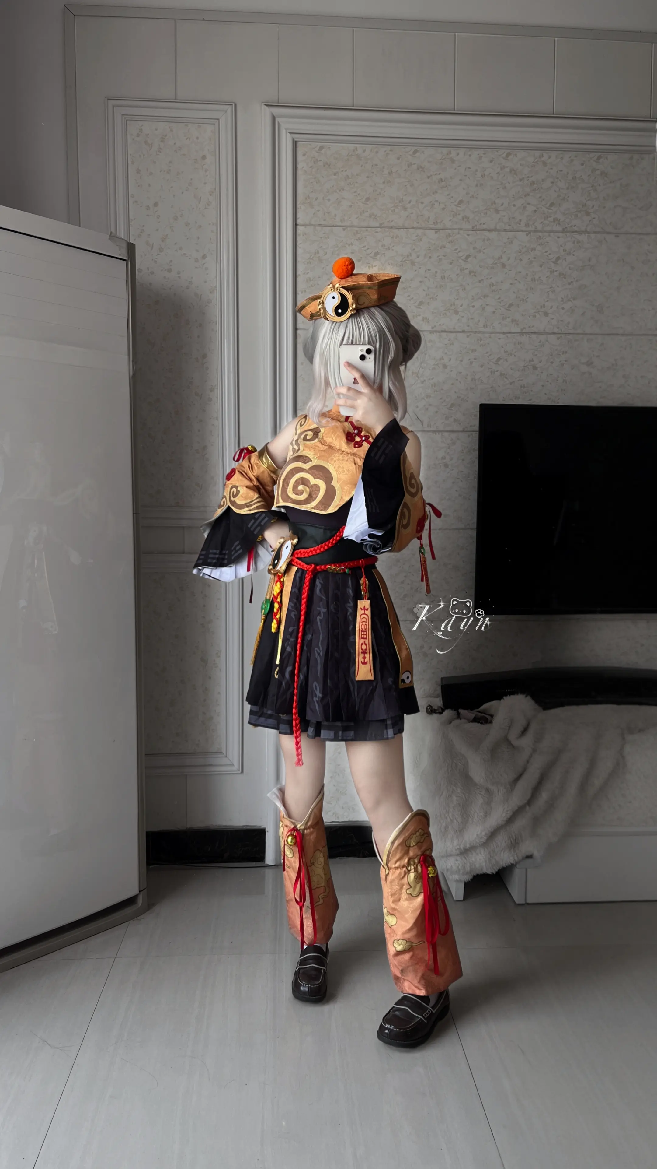 莉莉化身捉妖小师妹。