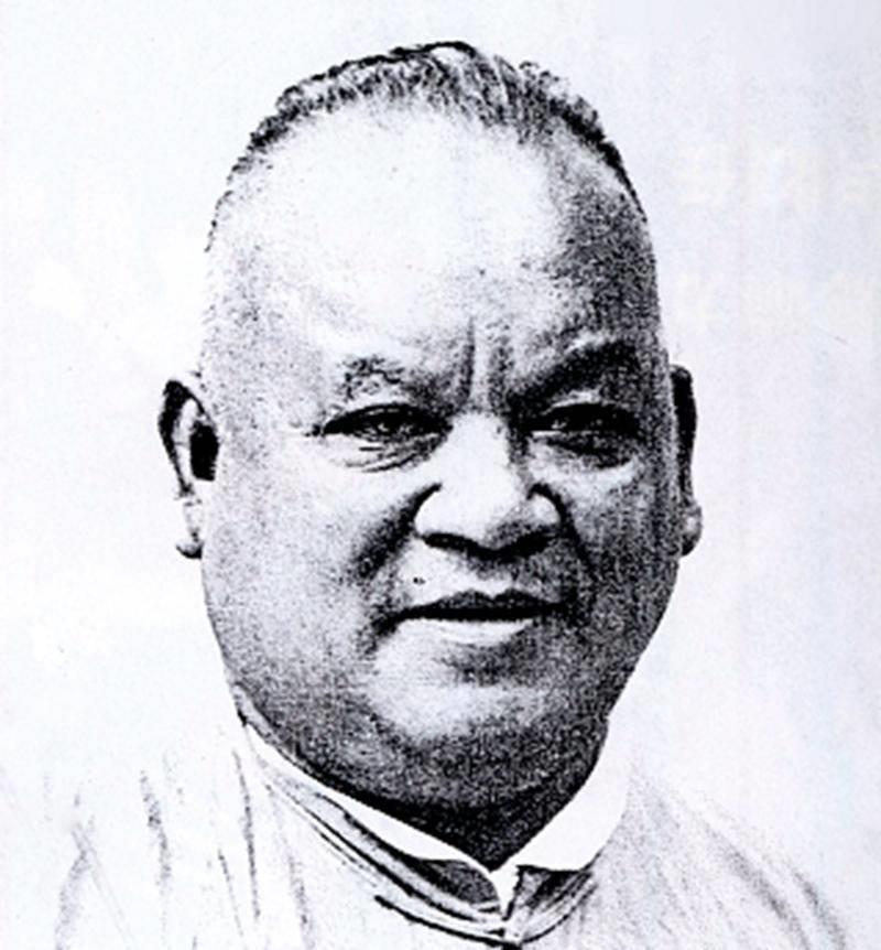 1952年春，上海冠生园大楼，一位企业家纵身跃下，结束了他五味杂陈的一生。他留下