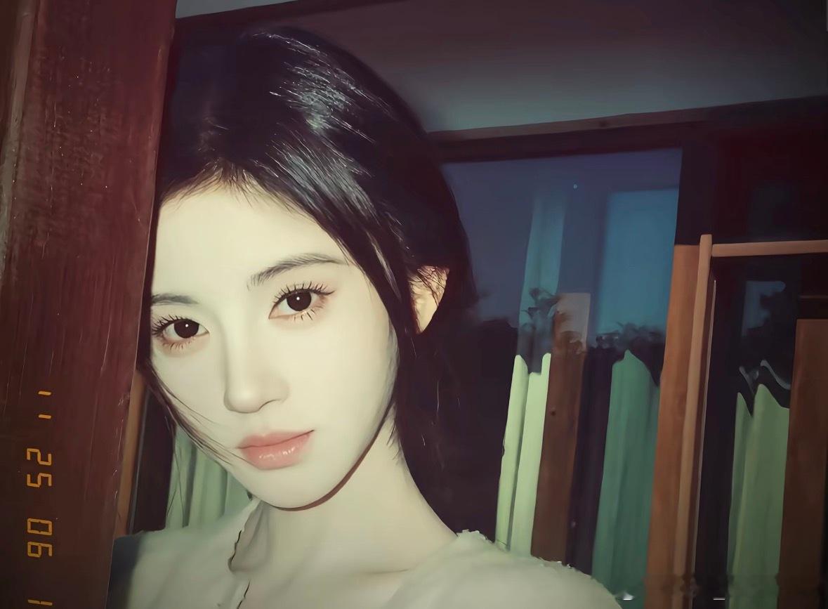 .🎼🐡ིྀ鞠婧祎古早滤镜自拍鞠婧祎苏绿夏 ​​​