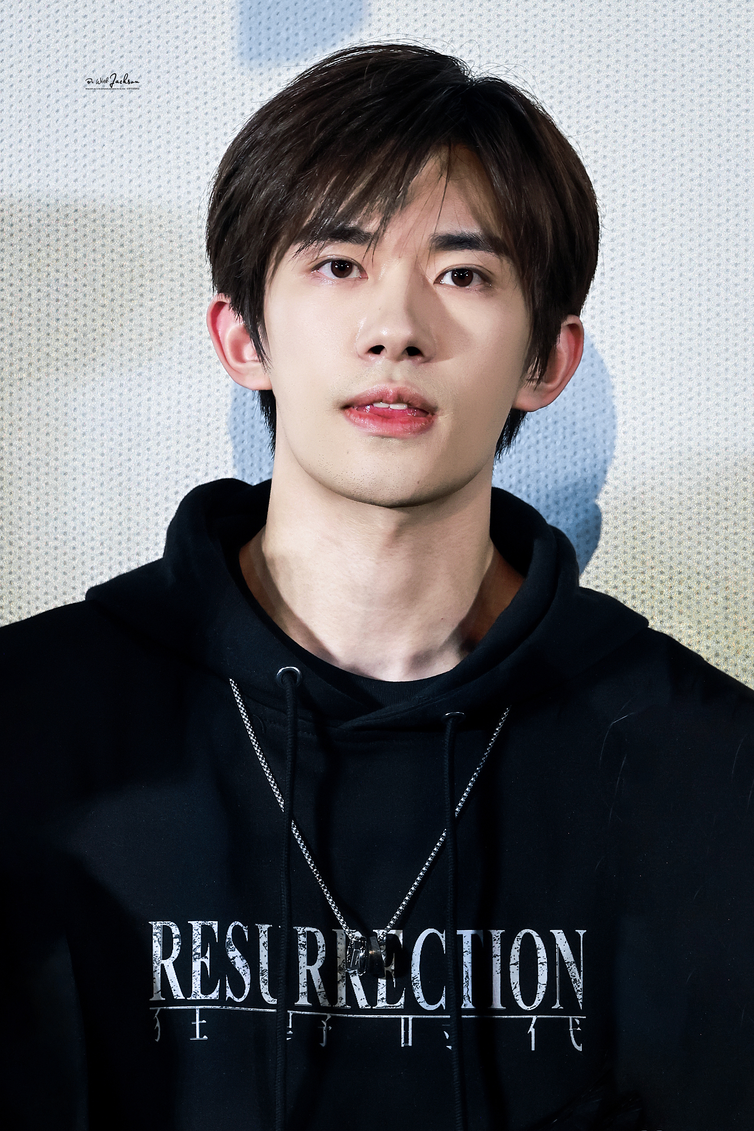 《狂野时代》明天上映，都来看我们易烊千玺影帝的新电影 