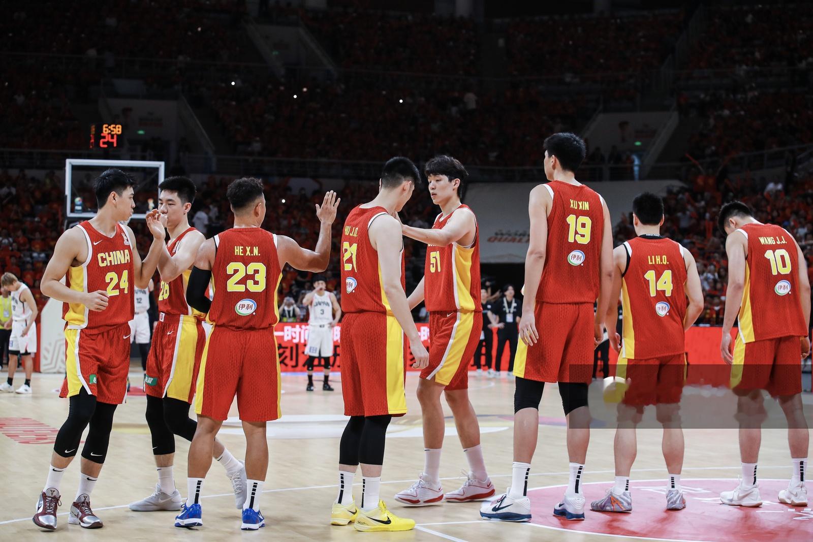 媒体人：男篮这次热身对手是FIBA找来的 商业赛收费也在情理之中