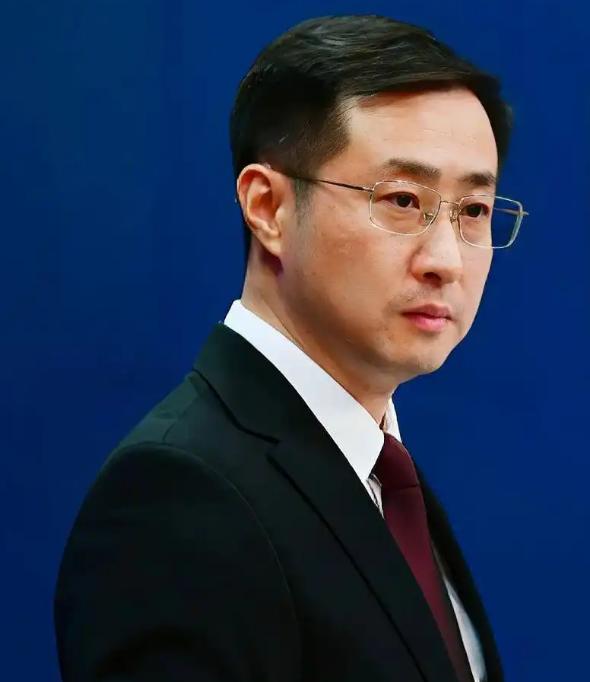 东大放话了！日本始终有部分势力妄图否认甚至篡改强征“慰安妇”历史，对此中方对日方