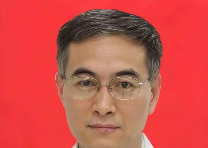医生王福建到底有多可恨！农民工工地被绞断四根手指，全家砸锅卖铁凑了14万救命钱做