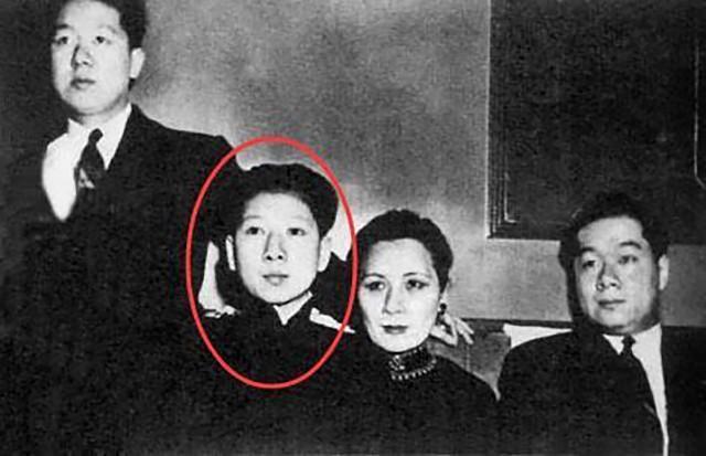 1946年，孔家千金逛公园遭军阀公子调戏，抬手便是一枪！街头瞬间枪声炸响，两人对