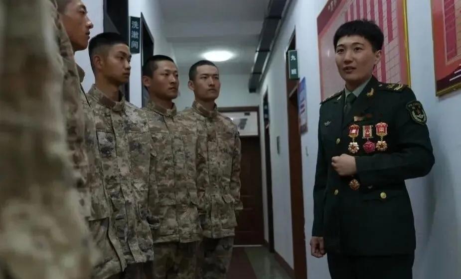 巾帼不让须眉！入伍十年，肖雅成为特战尖兵，先后荣立二等功1次，三等功3次、旅嘉奖