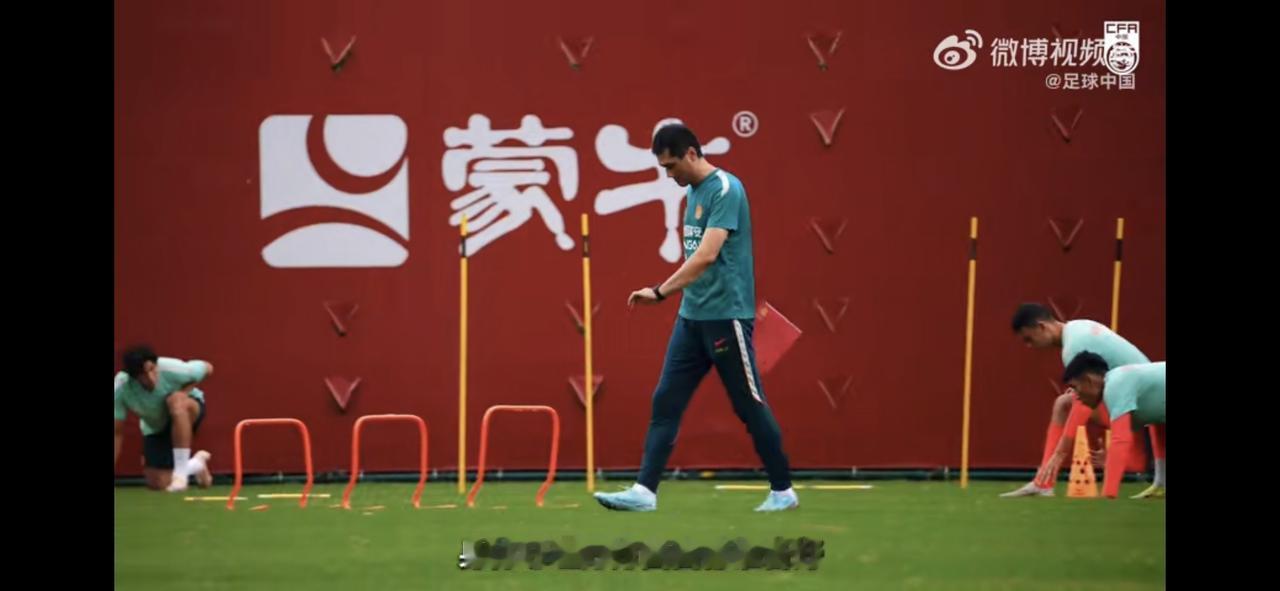 邵佳一说自己和球员已经做好了准备！
也期待与参与过世界杯的新西兰男足交手

等下