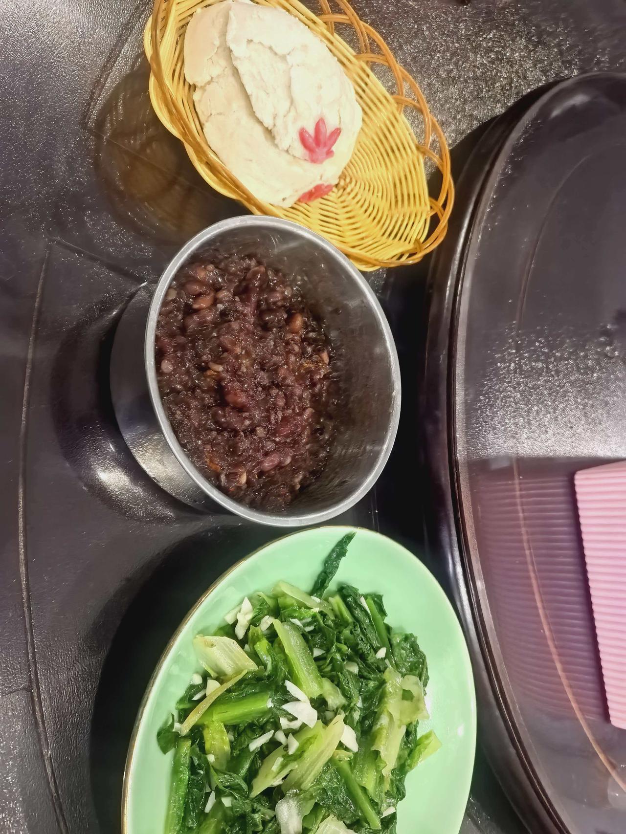 我也是肚子大，想减肚子可是折腾上了！试了一堆方法，发现这几个简单好坚持，还不用遭