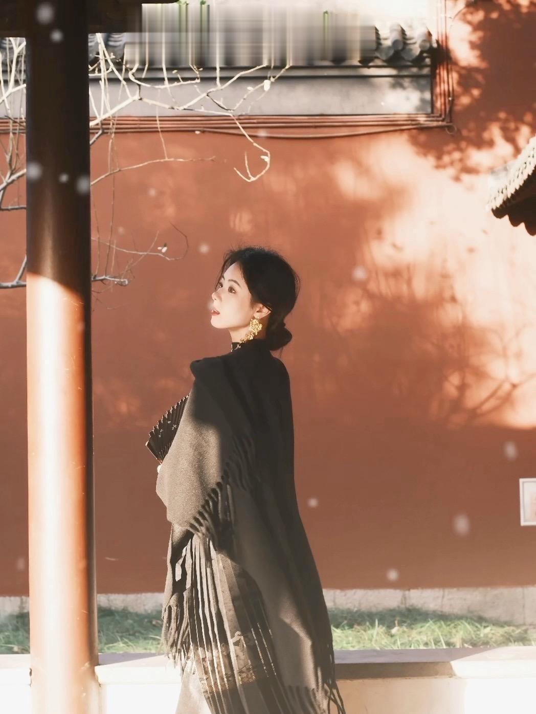 去年 北平的冬❄️ 其实是去年钱王祠的图了 真的好怀念下雪的冬天 已经...