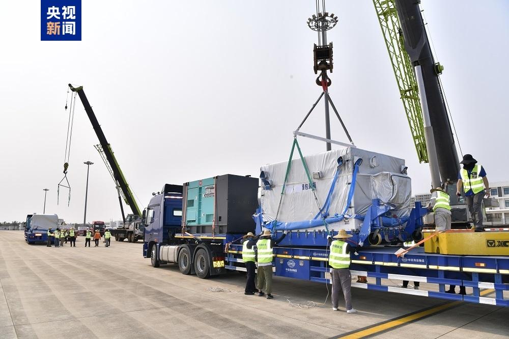 4月9号晚上，嫦娥七号探测器已经全部运到文昌发射场了，计划下半年择机发射。

这