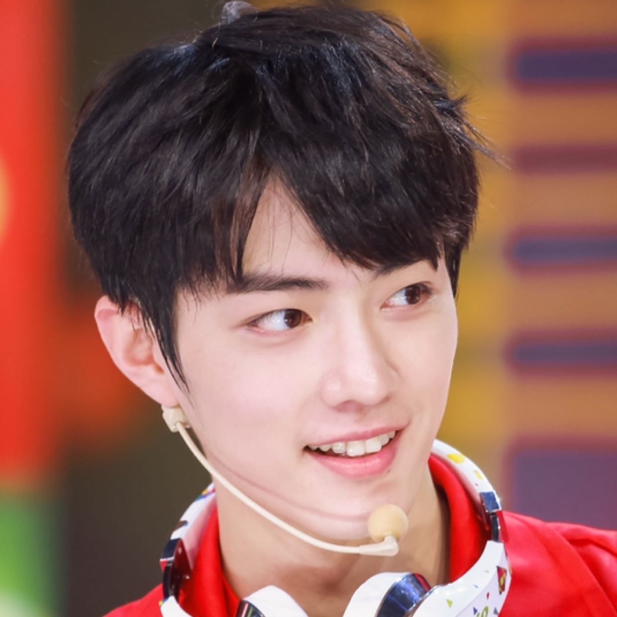 肖战 红衣肖战甚是好看！ 