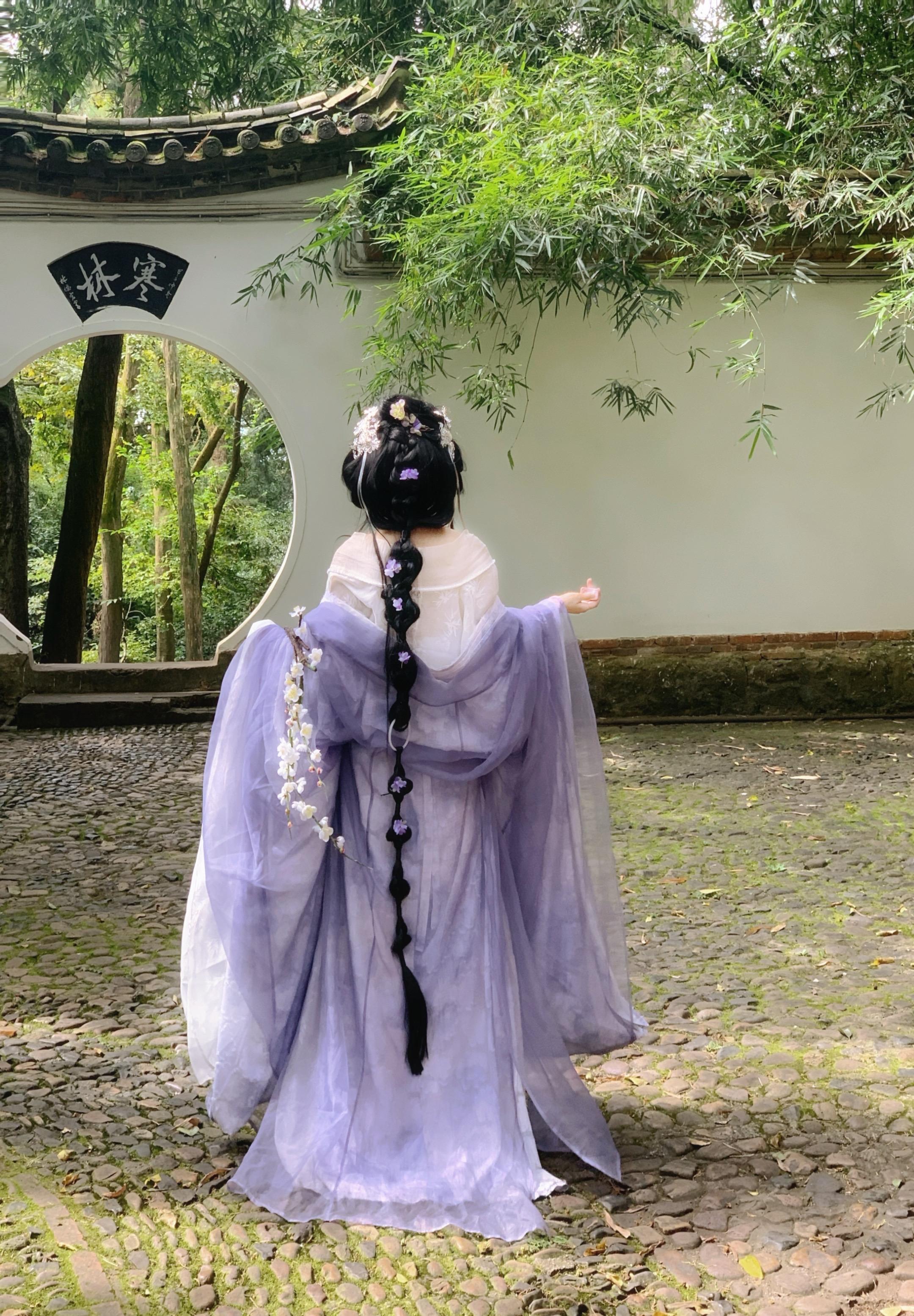 山穷水尽处 回眸一遍你。