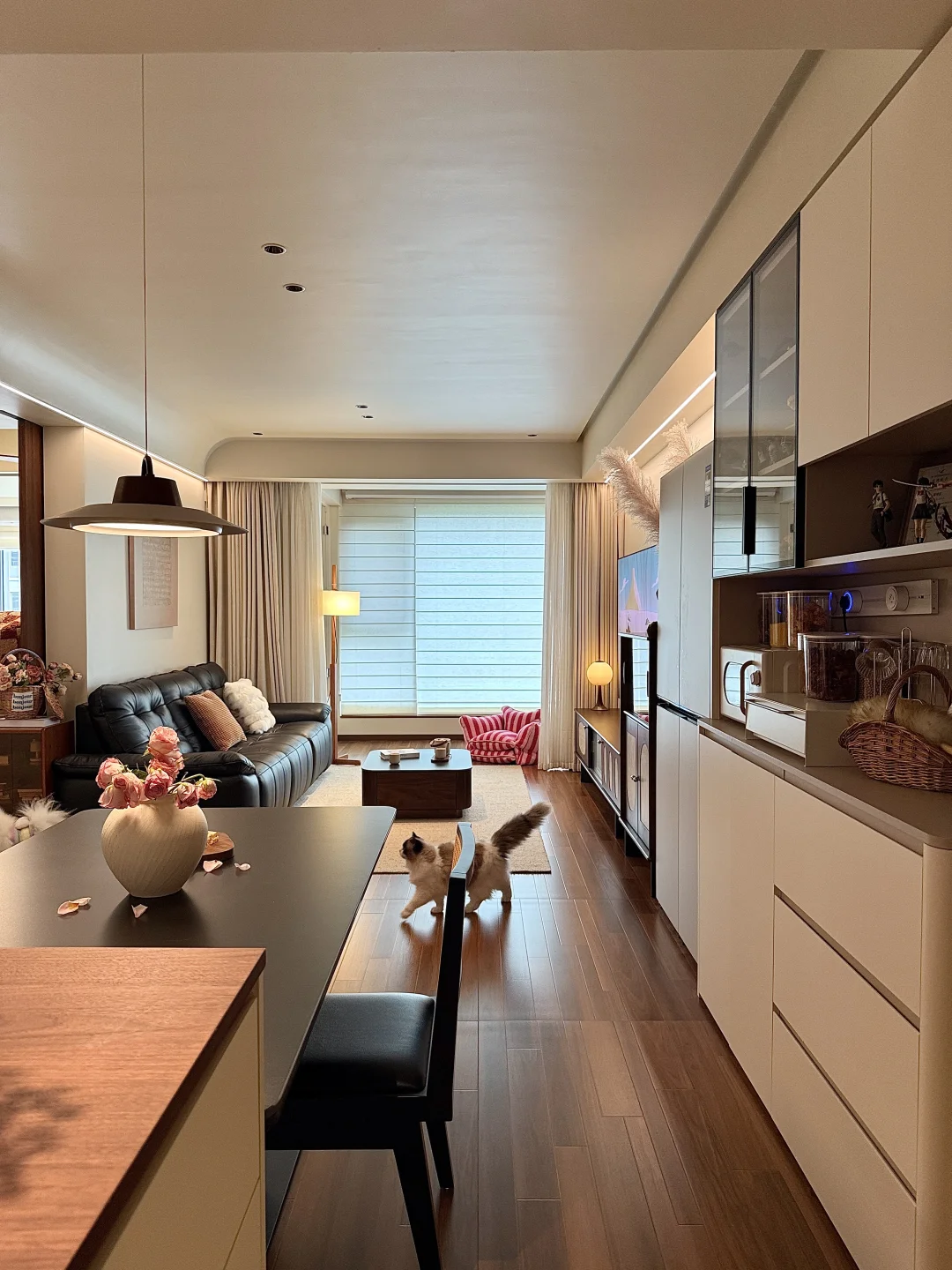 感谢这个配色法⚫️⚪️ 🟤装出了dreamhouse！