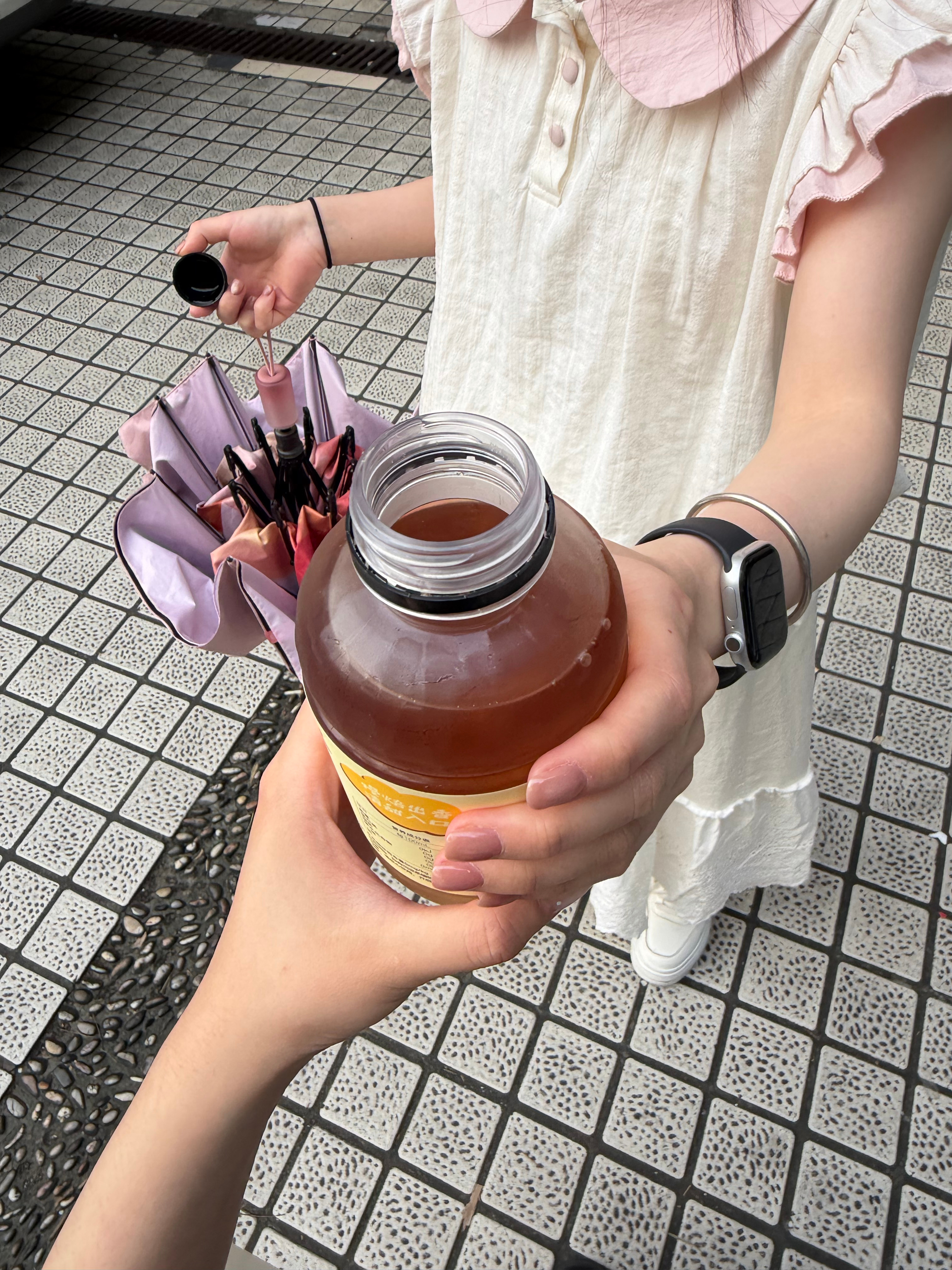 黄岩  她说第一口先给我喝 