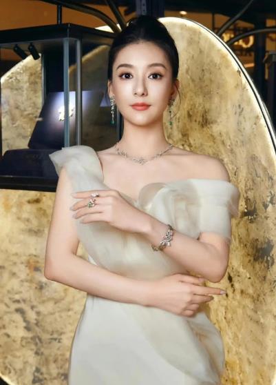 徐若晗没有理方媛 综艺节目安排双人合作任务环节，“天王嫂”方媛主动开口邀请搭档徐