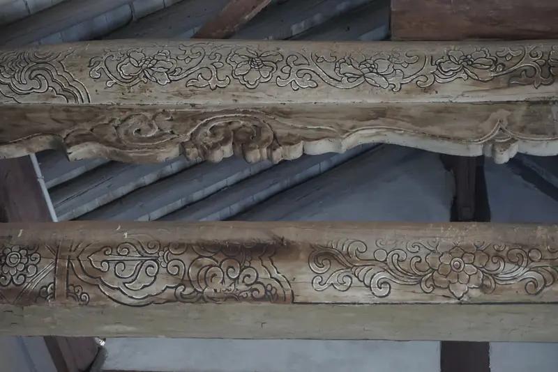 河南拆迁炸出乾隆雕花木梁！0.3毫米雕花藏时光密码，网友：别拆了建博物馆
 
挖