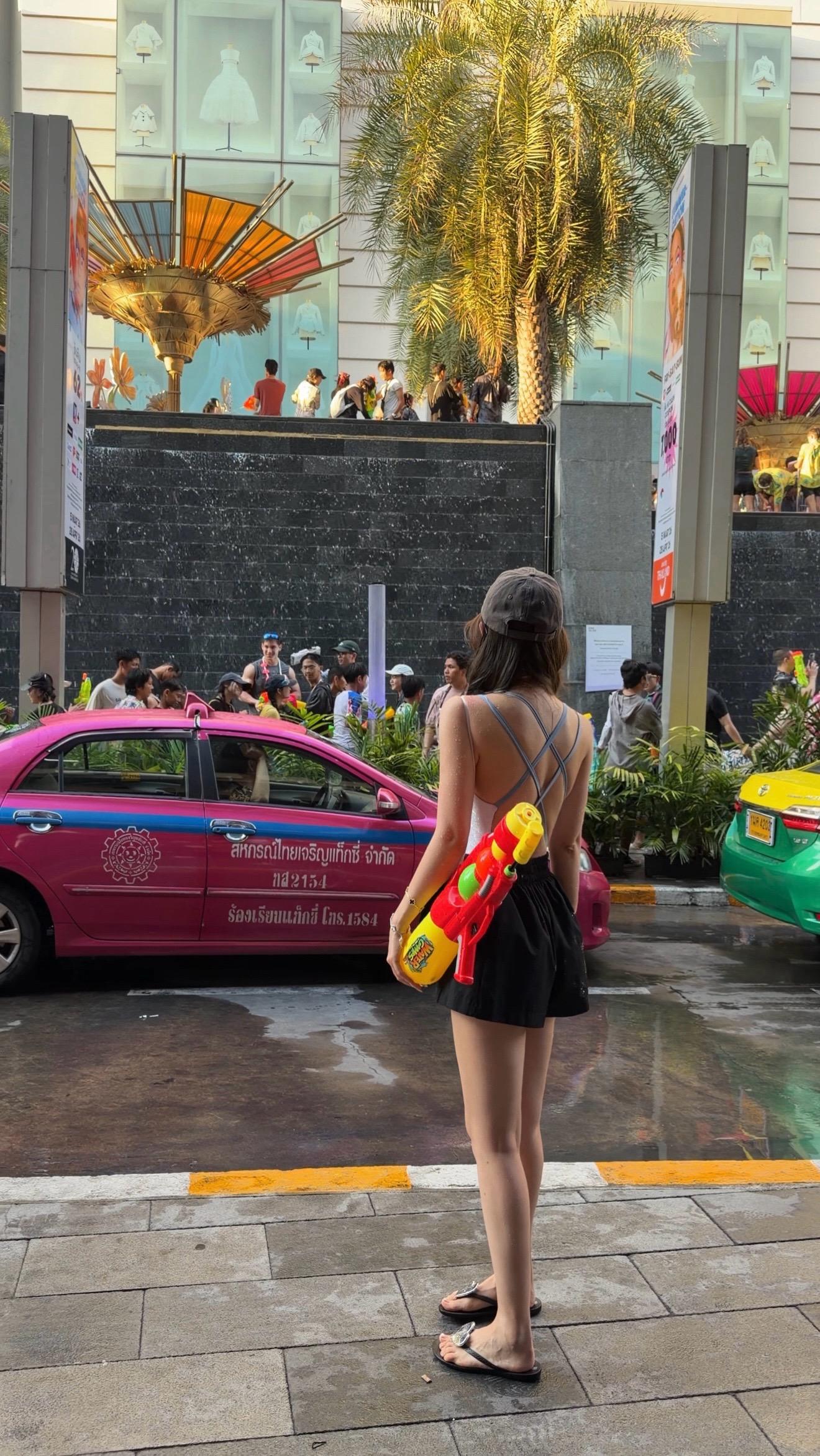 人生哪里有低谷，只有在曼谷.